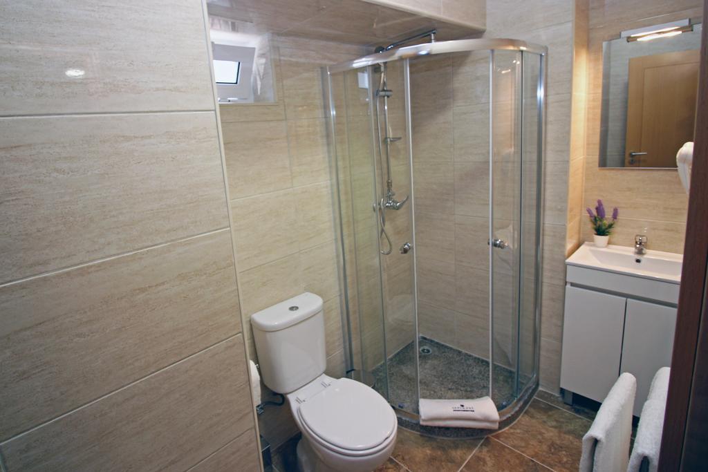 Geresiana Apartamentos Extérieur photo