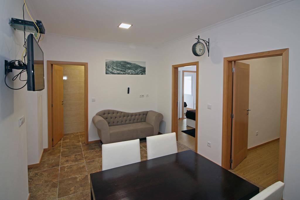 Geresiana Apartamentos Extérieur photo